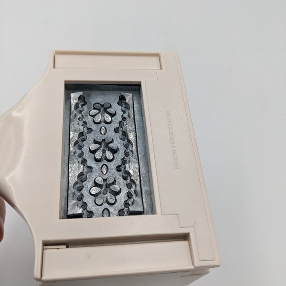 Martha Stewart Floral Lace Edge Paper Punch - Picture 5 of 5